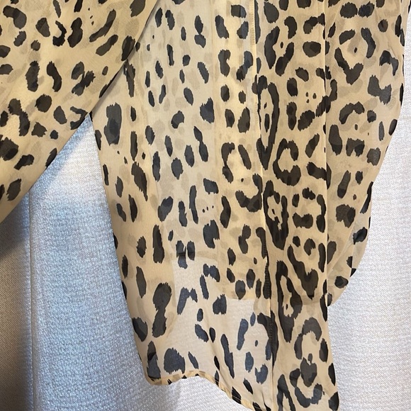 Cheetah Coldshoulder - Picture 2 of 2